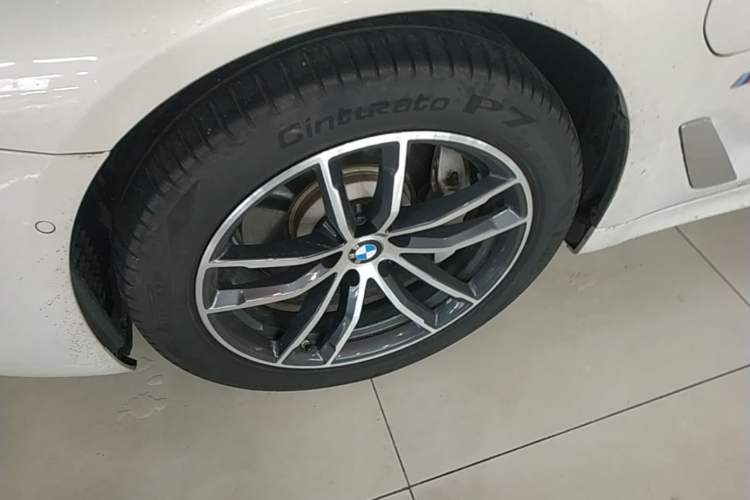 Used BMW 5 Series New Energy 2021 535Le M Sport Package Left Front Wheel Hub