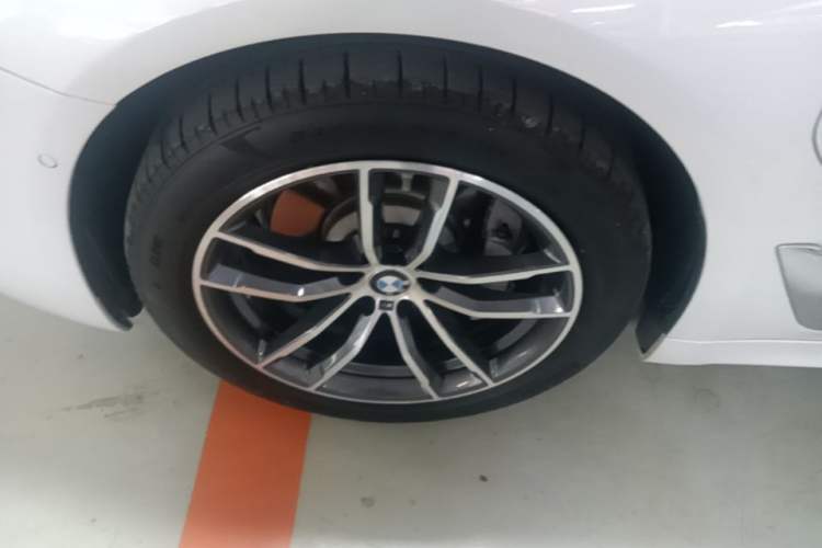 Used BMW 5 Series New Energy 2021 535Le M Sport Package Left Front Wheel Hub