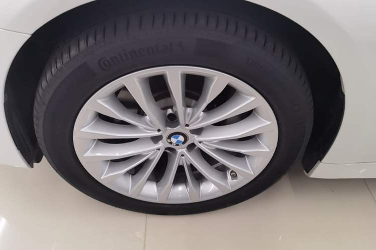 Used BMW 5 Series New Energy 2021 535Le Luxury Package Left Front Wheel Hub