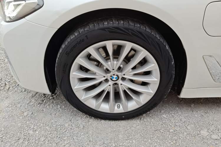 Used BMW 5 Series New Energy 2021 535Le Luxury Package Left Front Wheel Hub