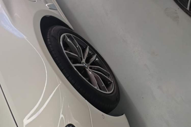 Used BMW 5 Series New Energy 2021 535Le M Sport Package Left Front Wheel Hub