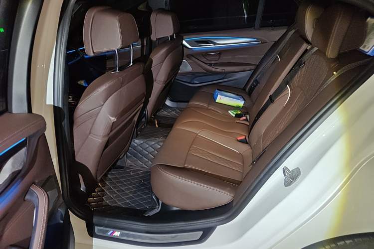 Used BMW 5 Series New Energy 2021 Restyled 535Le Pioneer Edition M Sport Package Left Rear Seat