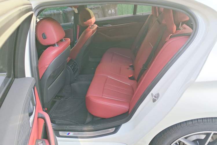 Used BMW 5 Series New Energy 2021 Restyled 535Le M Sport Package Left Rear Seat