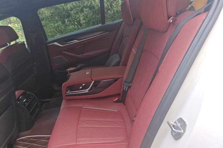 Used BMW 5 Series New Energy 2021 535Le Pioneer Edition M Sport Package Left Rear Seat