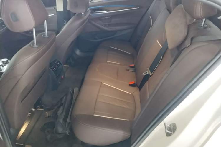 Used BMW 5 Series New Energy 2021 Updated 535Le Luxury Package Left Rear Seat