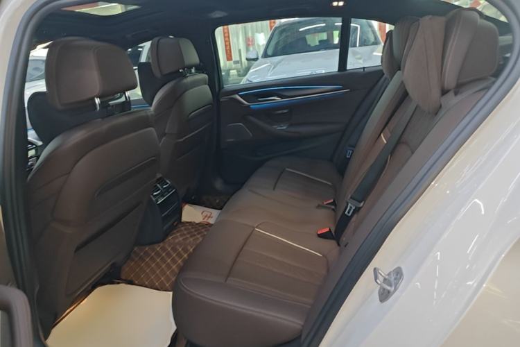 Used BMW 5 Series New Energy 2021 535Le Pioneer Edition M Sport Package Left Rear Seat