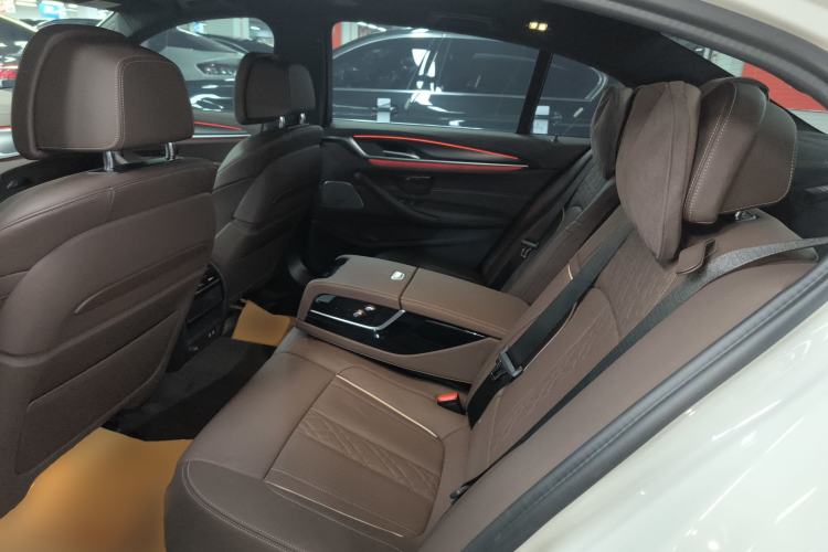 Used BMW 5 Series New Energy 2021 Restyled 535Le Pioneer Edition M Sport Package Left Rear Seat