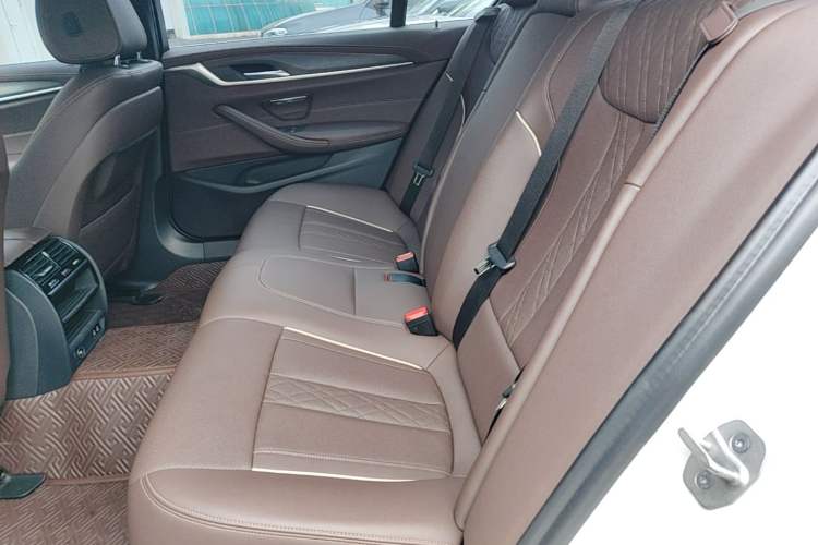 Used BMW 5 Series New Energy 2021 535Le M Sport Package Left Rear Seat