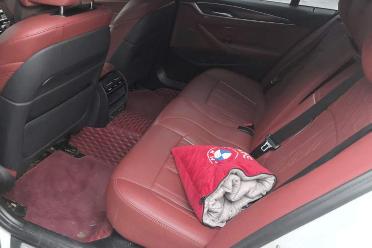 Used BMW 5 Series New Energy 2021 535Le Pioneer Edition M Sport Package Left Rear Seat