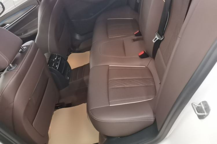 Used BMW 5 Series New Energy 2021 535Le Luxury Package Left Rear Seat