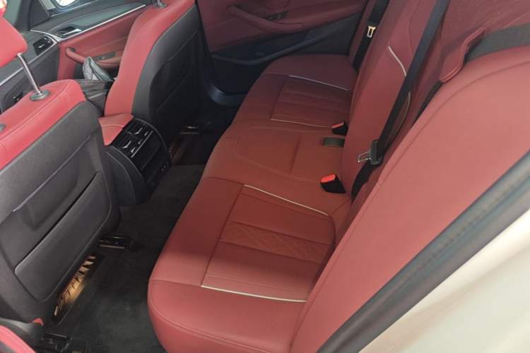 Used BMW 5 Series New Energy 2021 535Le M Sport Package Left Rear Seat