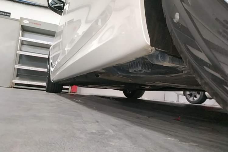Used BMW 5 Series New Energy 2021 535Le Pioneer Edition M Sport Package Left Side Sill