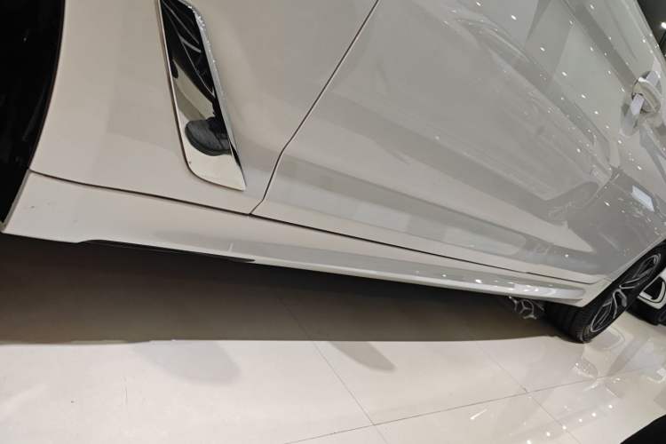 Used BMW 5 Series New Energy 2021 535Le Pioneer Edition M Sport Package Left Side Sill