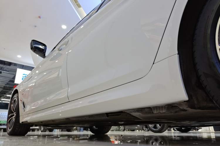 Used BMW 5 Series New Energy 2021 535Le Pioneer Edition M Sport Package Left Side Sill