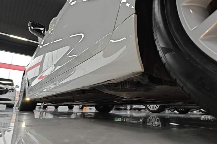 Used BMW 5 Series New Energy 2021 535Le Luxury Package Left Side Sill