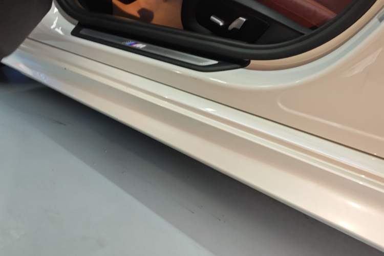 Used BMW 5 Series New Energy 2021 535Le M Sport Package Left Side Sill