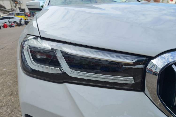 Used BMW 5 Series New Energy 2021 Restyled 535Le Pioneer Edition M Sport Package Right Front Headlight