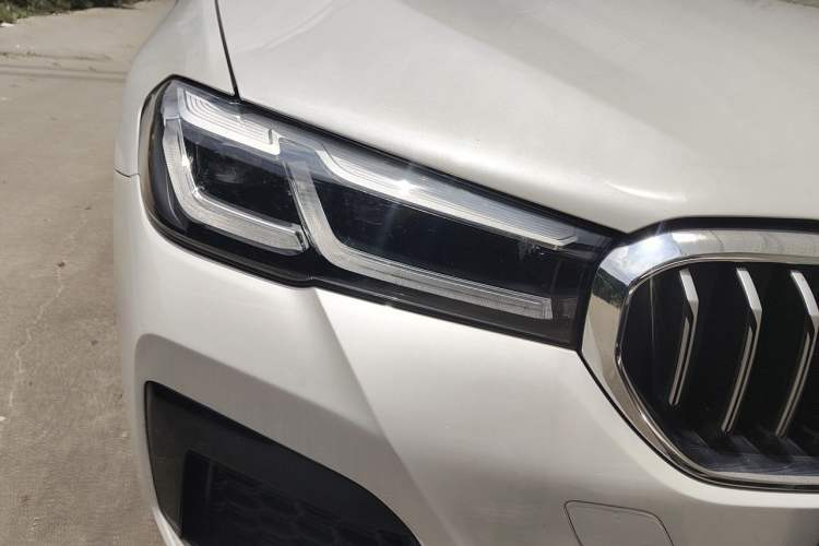Used BMW 5 Series New Energy 2021 Restyled 535Le Pioneer Edition M Sport Package Right Front Headlight
