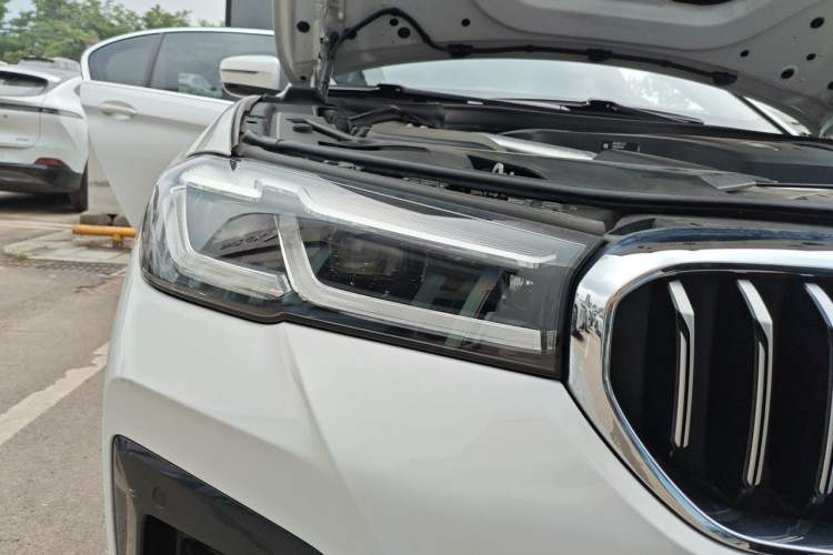 Used BMW 5 Series New Energy 2021 535Le M Sport Package Right Front Headlight