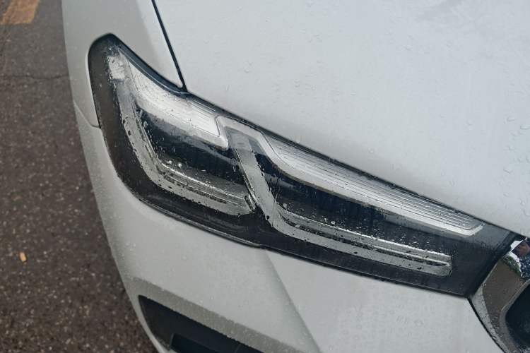 Used BMW 5 Series New Energy 2021 Restyled 535Le Pioneer Edition M Sport Package Right Front Headlight