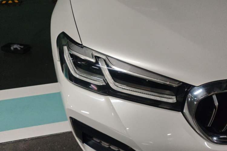 Used BMW 5 Series New Energy 2021 535Le M Sport Package Right Front Headlight