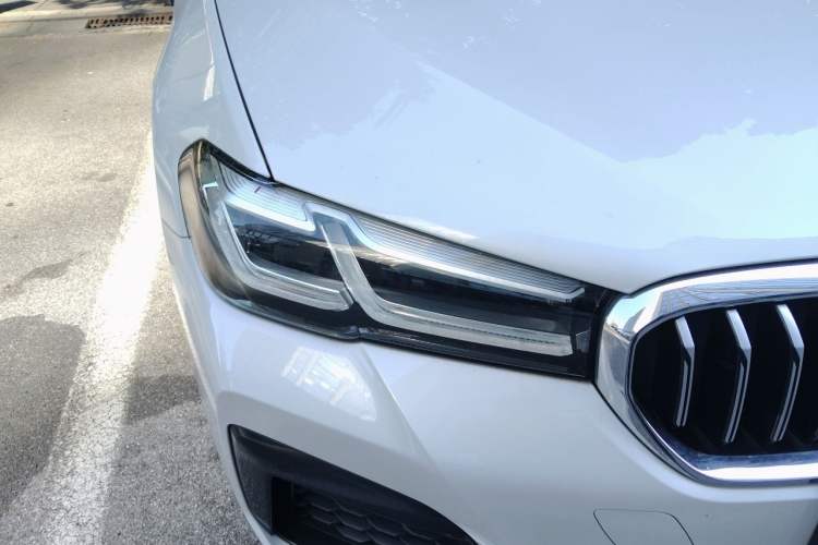 Used BMW 5 Series New Energy 2021 535Le M Sport Package Right Front Headlight