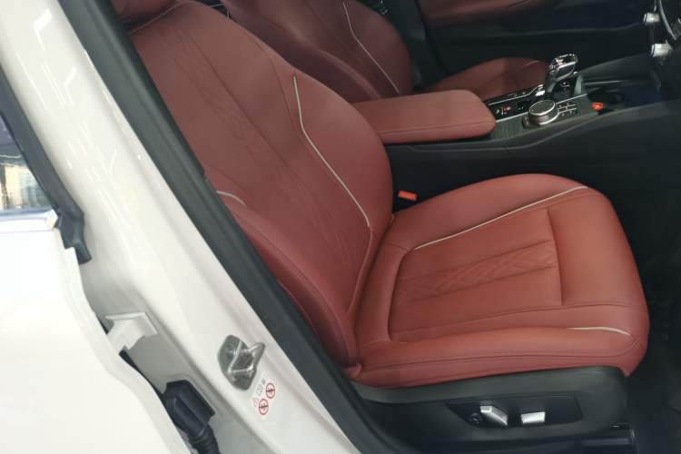Used BMW 5 Series New Energy 2021 Restyled 535Le M Sport Package Right Front Seat