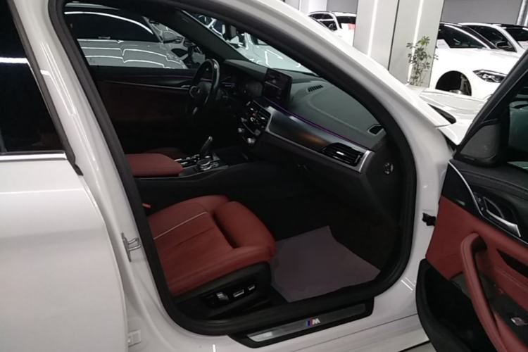 Used BMW 5 Series New Energy 2021 535Le Pioneer Edition M Sport Package Right Front Seat