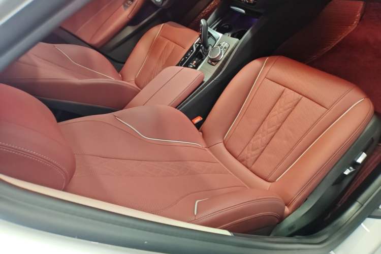 Used BMW 5 Series New Energy 2021 535Le Luxury Package Right Front Seat