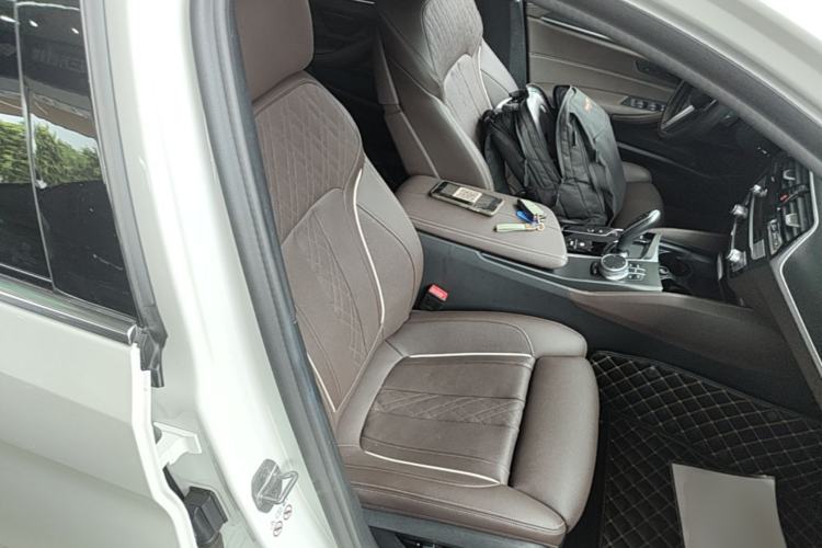 Used BMW 5 Series New Energy 2021 535Le Pioneer Edition M Sport Package Right Front Seat