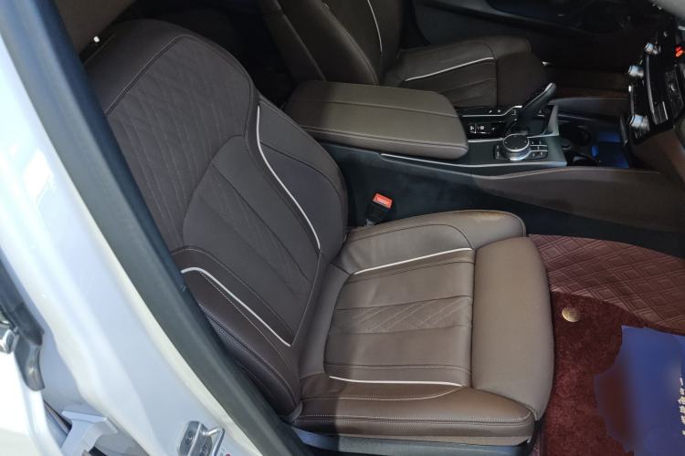Used BMW 5 Series New Energy 2021 535Le Pioneer Edition M Sport Package Right Front Seat
