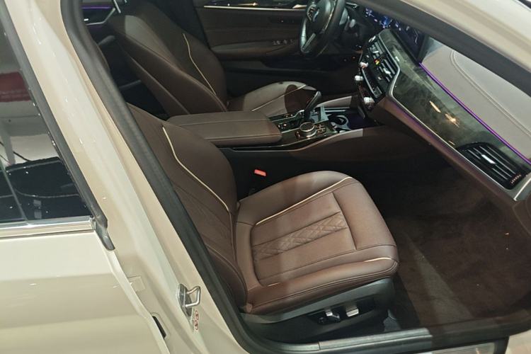 Used BMW 5 Series New Energy 2021 Restyled 535Le M Sport Package Right Front Seat