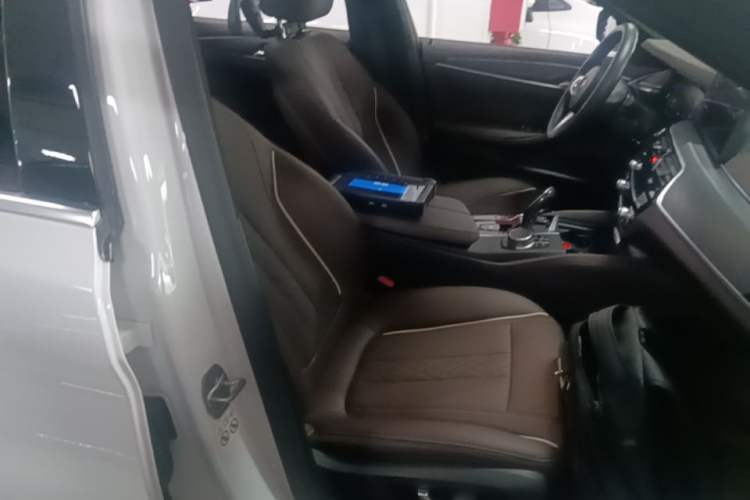 Used BMW 5 Series New Energy 2021 535Le M Sport Package Right Front Seat