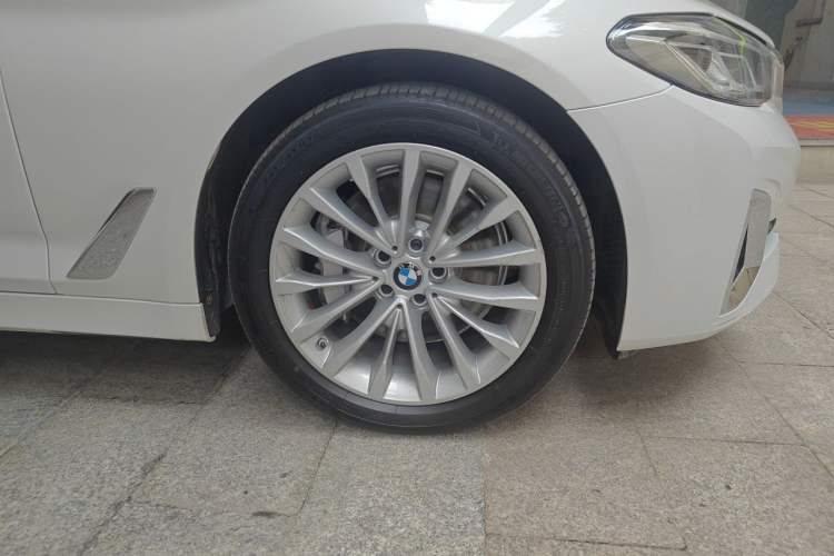 Used BMW 5 Series New Energy 2021 535Le Luxury Package Right Front Wheel Hub