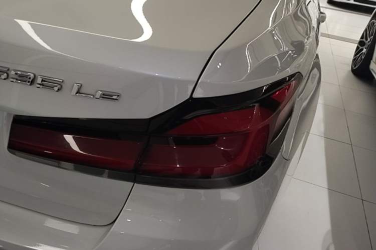 Used BMW 5 Series New Energy 2021 535Le Luxury Package Right Rear Taillight