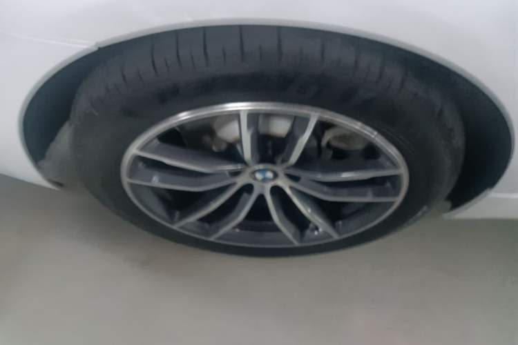 Used BMW 5 Series New Energy 2021 535Le M Sport Package Right Rear Wheel Hub