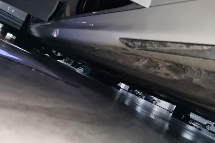 Used BMW 5 Series New Energy 2021 535Le M Sport Package Right Side Sill