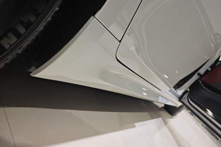 Used BMW 5 Series New Energy 2021 535Le Pioneer Edition M Sport Package Right Side Sill