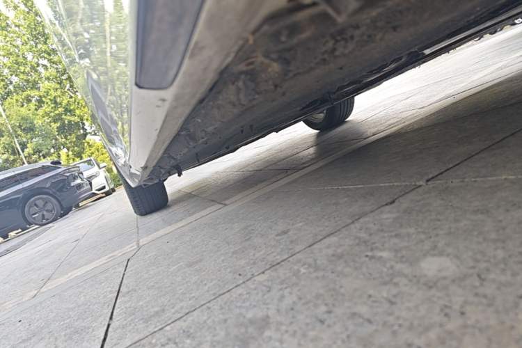 Used BMW 5 Series New Energy 2021 Updated 535Le Luxury Package Right Side Sill