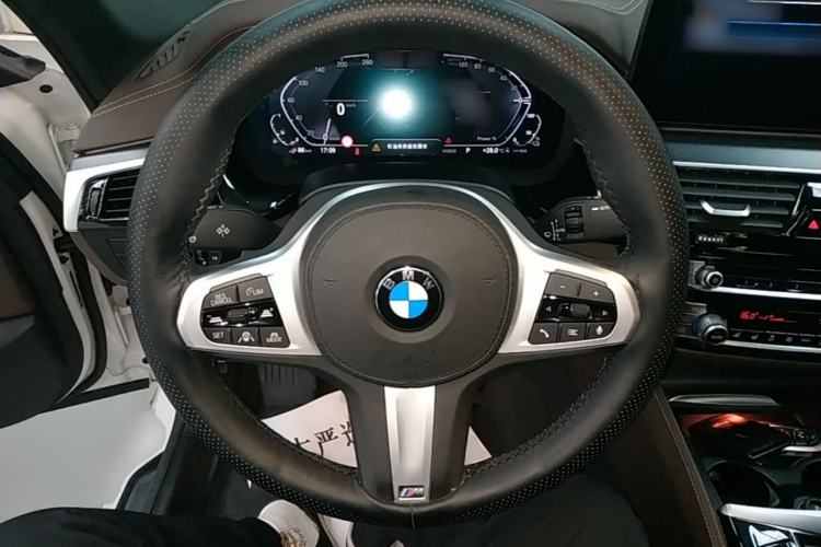 Used BMW 5 Series New Energy 2021 535Le Pioneer Edition M Sport Package Steering Wheel