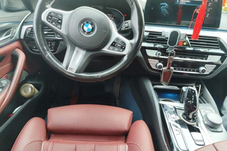 Used BMW 5 Series New Energy 2021 535Le Pioneer Edition M Sport Package Steering Wheel
