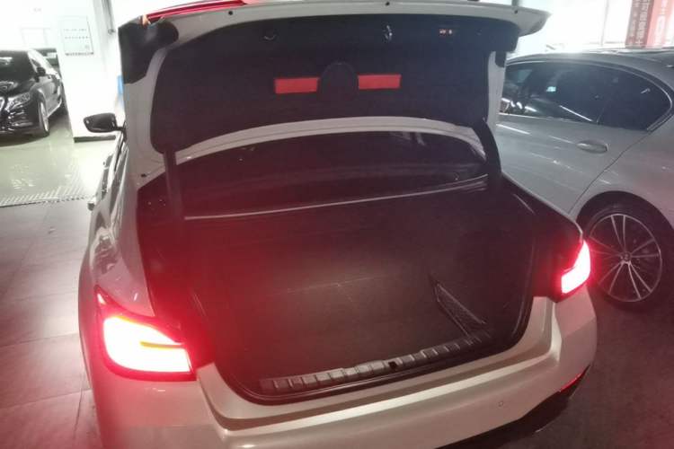 Used BMW 5 Series New Energy 2021 535Le M Sport Package Trunk