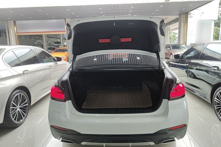 Used BMW 5 Series New Energy 2021 535Le Pioneer Edition M Sport Package Trunk