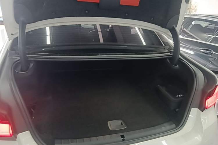 Used BMW 5 Series New Energy 2021 535Le Pioneer Edition M Sport Package Trunk
