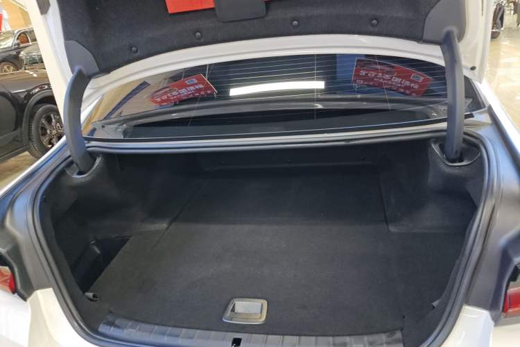Used BMW 5 Series New Energy 2021 535Le Pioneer Edition M Sport Package Trunk