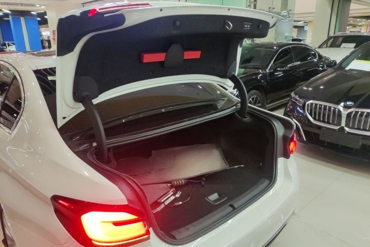 Used BMW 5 Series New Energy 2021 535Le Luxury Package Trunk