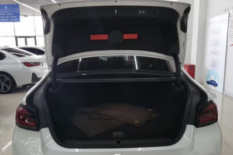 Used BMW 5 Series New Energy 2021 535Le Luxury Package Trunk