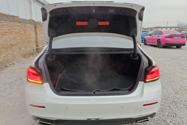 Used BMW 5 Series New Energy 2021 535Le Luxury Package Trunk