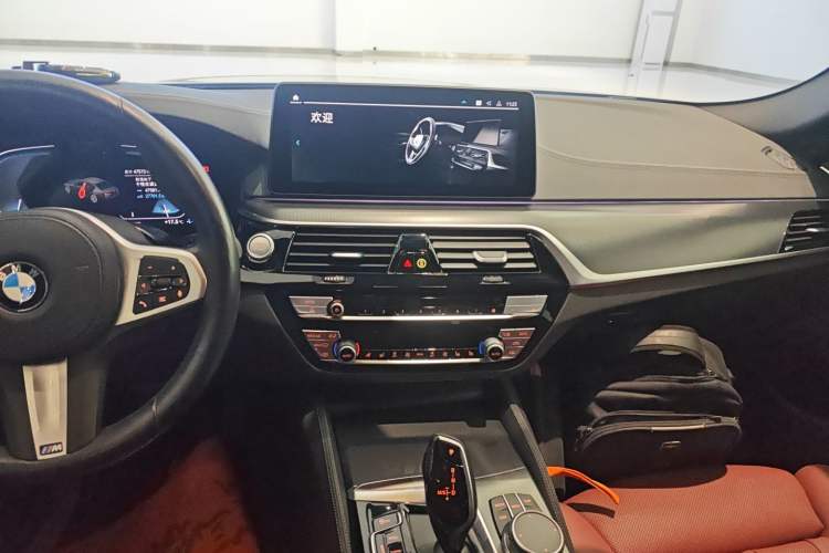 Used BMW 5 Series New Energy 2021 535Le Pioneer Edition M Sport Package Audio And AC Panel