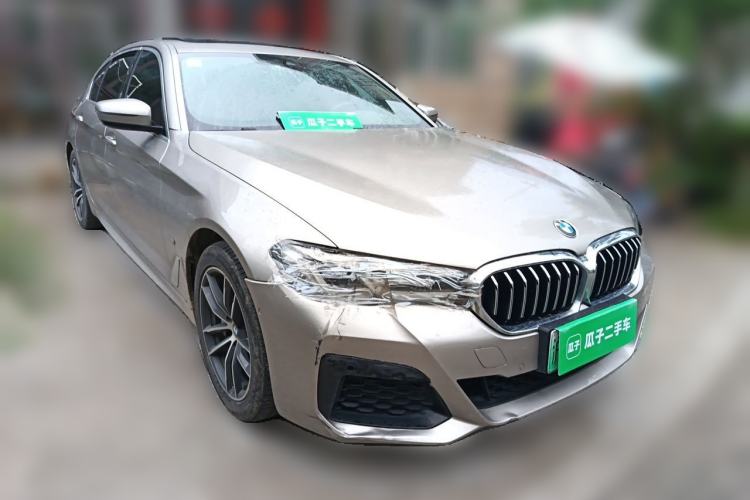Used BMW 5 Series New Energy 2021 Restyled 535Le M Sport Package Front Right 45 Deg
